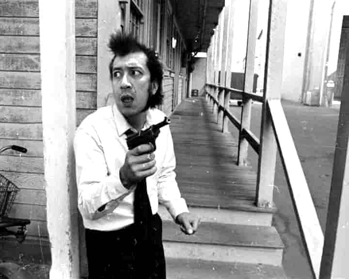 Ernesto imitando a David McCallum